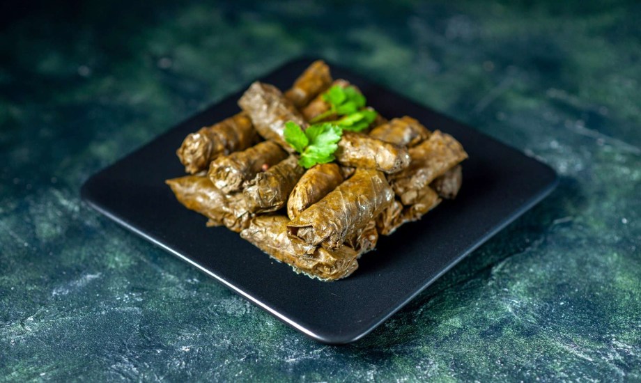 أطعمة عربية - محشي ورق عنب