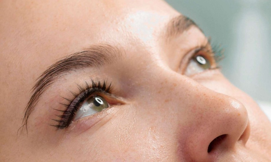 الرموش شبه الدائمة