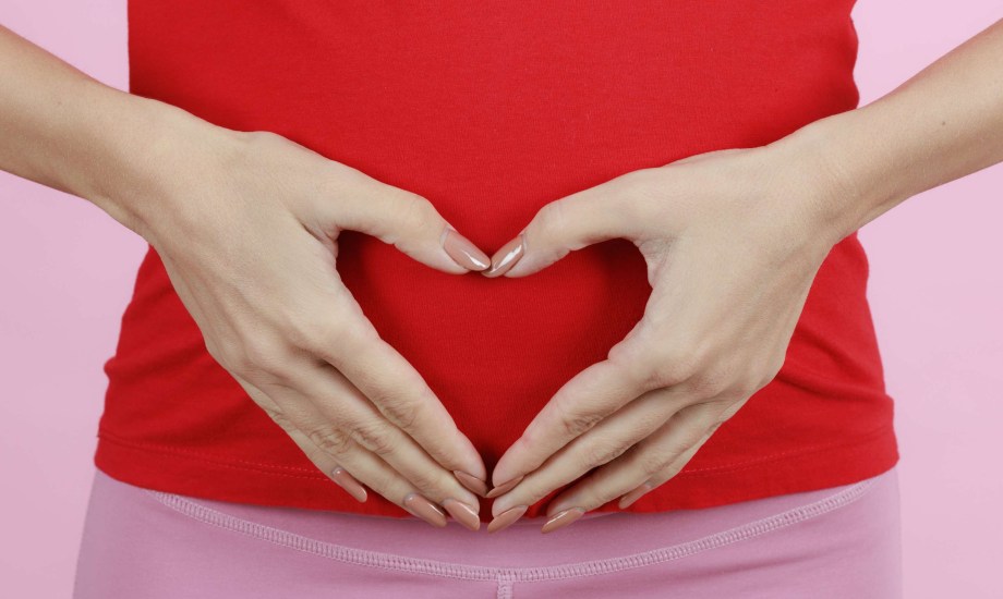 امرأة في شهور الحمل الأولى