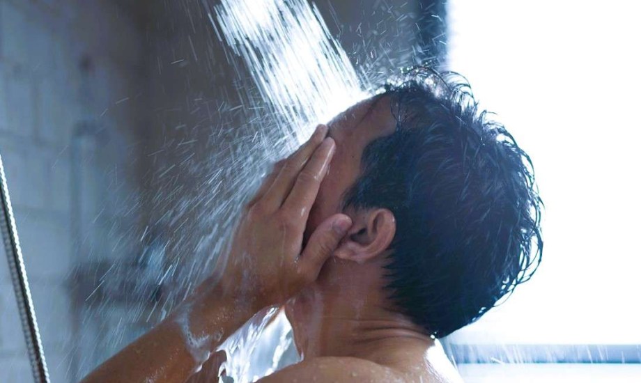 الاستحمام بالماء الدافئ