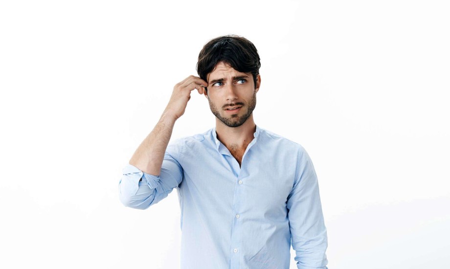 شخص يعاني ضعف الذاكرة