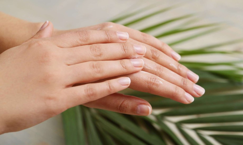 أظافر طبيعية