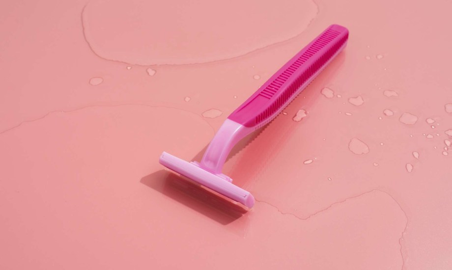 الحلاقة الجافة للمنطقة الحساسة.. 5 آثار جانبية محتملة