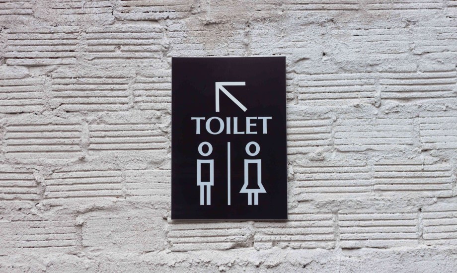 4 مخاطر لحبس البول تواجه الرجال والنساء