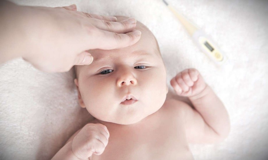 إصابة رضيع بالسعال الديكي