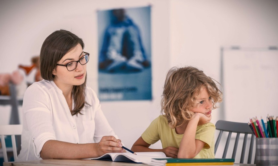 طفل مصاب باضطراب فرط الحركة ونقص الانتباه