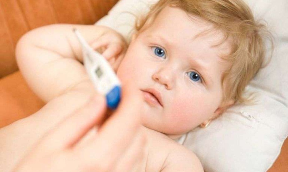 6 وصفات منزلية لعلاج الحمى عند الأطفال تغنيك عن زيارة الطبيب