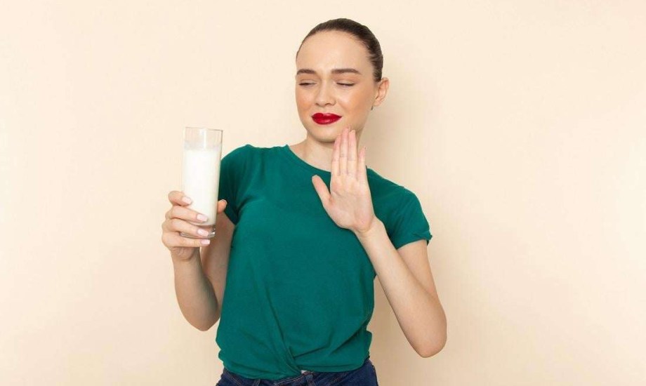 10 أضرار صحية للإفراط في تناول الحليب