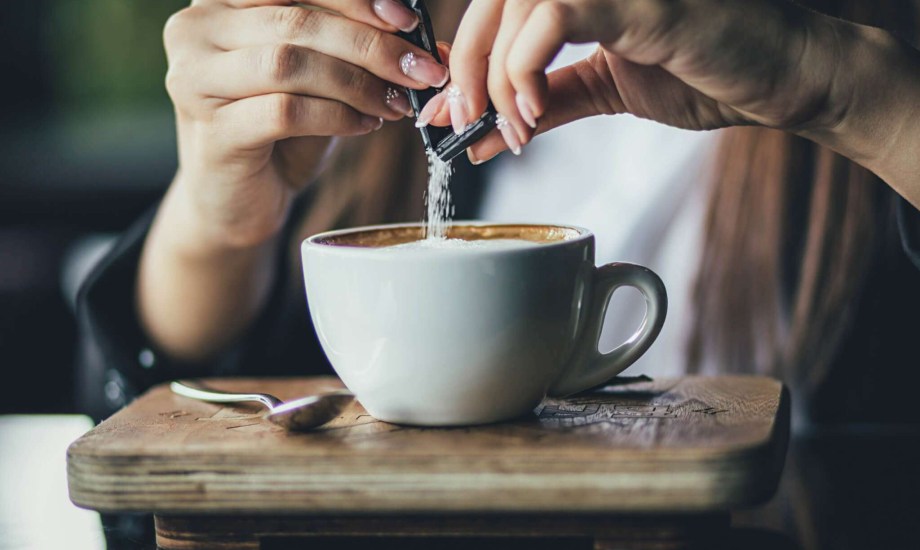 المحليات الصناعية تهدد صحة الجهاز الهضمي.. إليك البديل الطبيعي