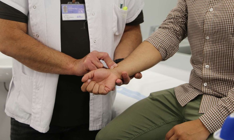 باستخدام أصابعك فقط.. ما الطريقة الصحيحة لقياس نبض القلب؟