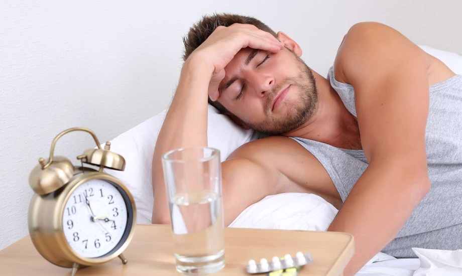 الأرق يؤثر على مزاج الرجال