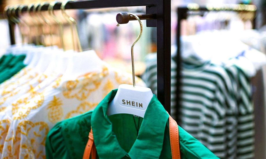 اتهامات لشركة Shein  لوجود مواد سامة في الملابس