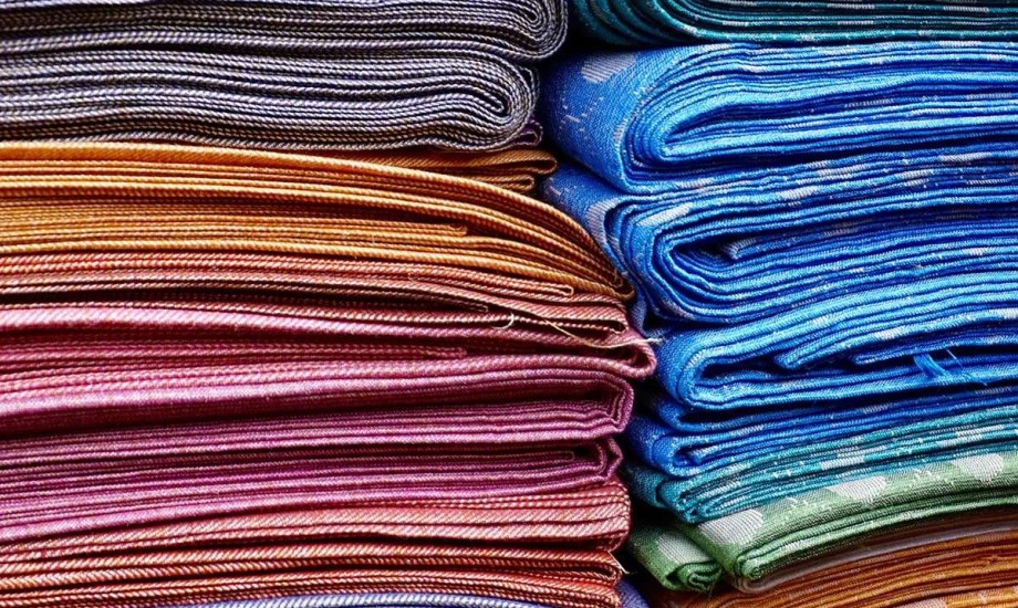 تنوع ألوان المنسوجات الذكية