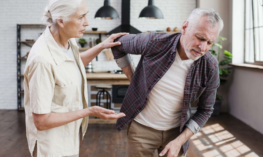 لماذا يعاني الرجال من هشاشة العظام بعد الخمسين؟