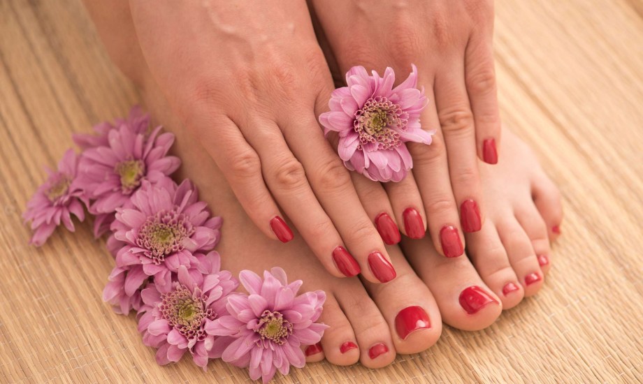 أفضل 5 فيتامينات لتعزيز صحة وقوة الأظافر
