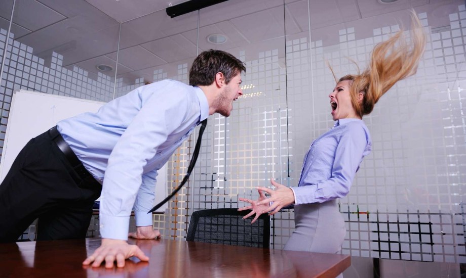 الصراخ لا يخفف حدة الغضب