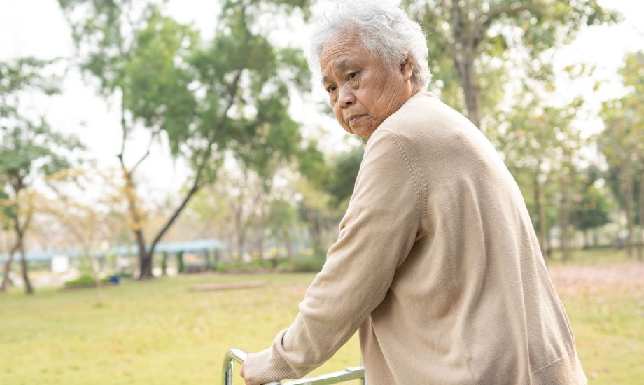 بطء حركة كبار السن