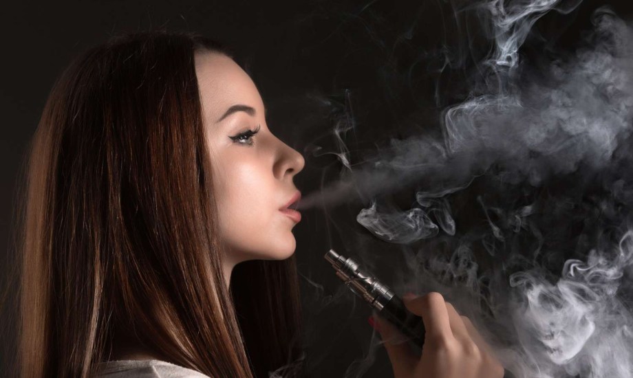 الآثار الجانبية للسجائر الإلكترونية