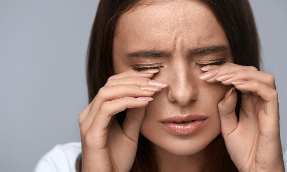 أسباب تساقط الرموش