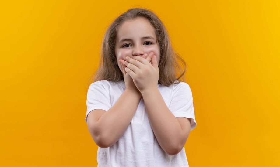 أسباب رائحة الفم الكريمة عند الأطفال