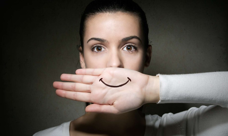 علامات الاكتئاب المبتسم