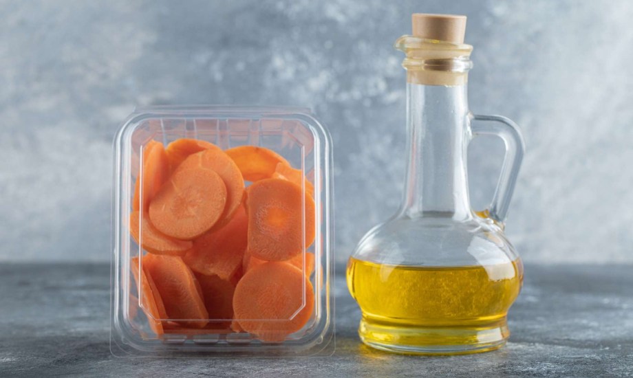 فوائد زيت المشمش للشعر المجعد