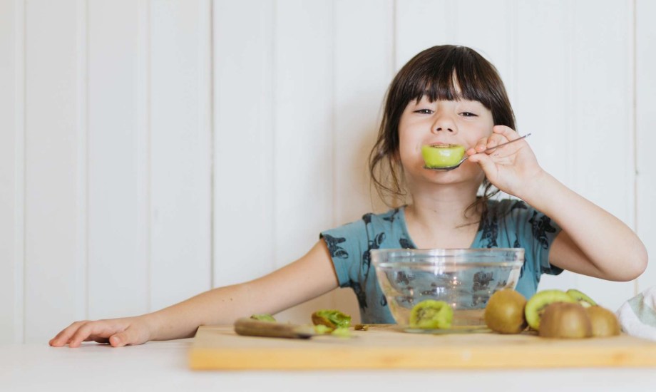 أطعمة تساعد الأطفال على النوم