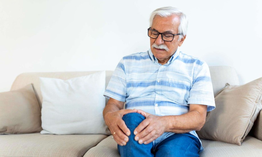 أعراض خشونة الركبة