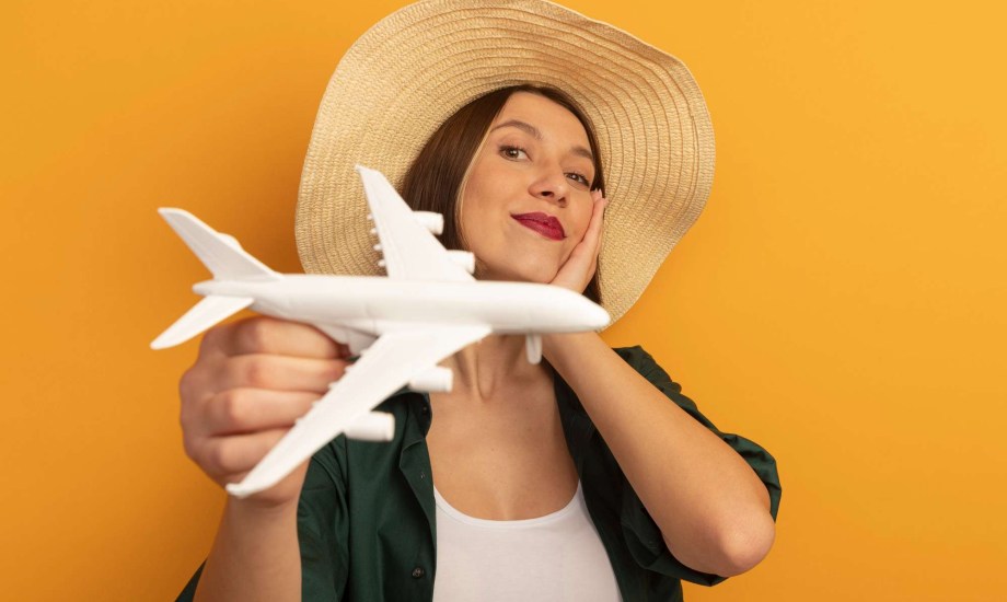 أطعمة يجب تجنب تناولها قبل السفر بالطائرة