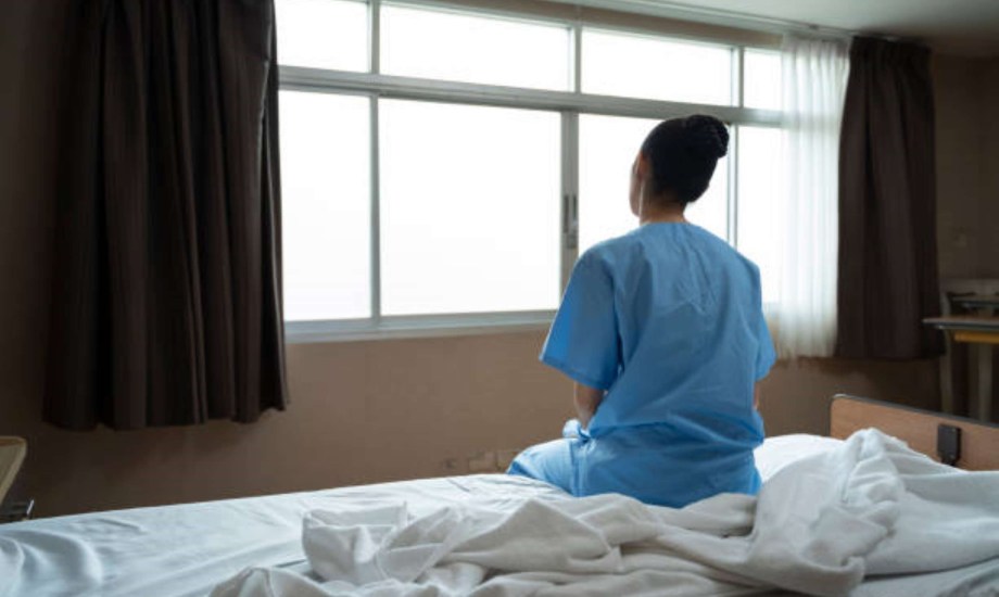 كيف تقدم الدعم النفسي للمرأة بعد استئصال الرحم؟