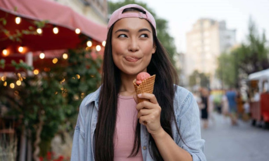 أسباب آلام المعدة بعد تناول الآيس كريم