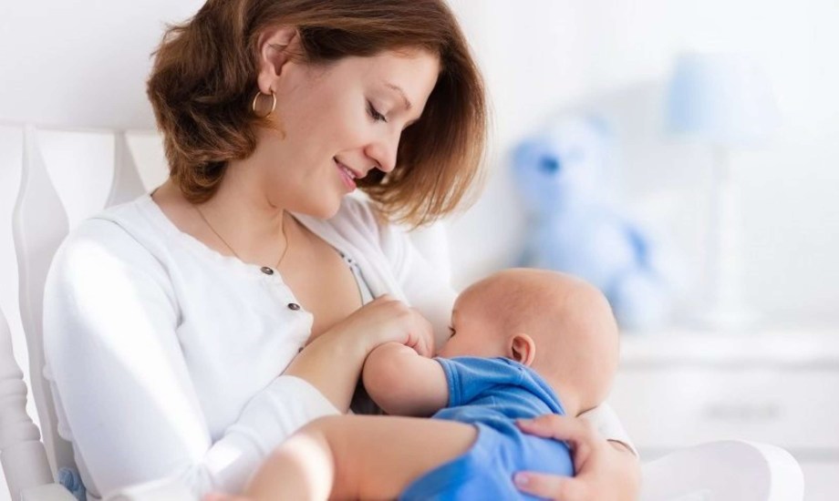 أطعمة ومشروبات تجنبيها أثناء الرضاعة الطبيعية