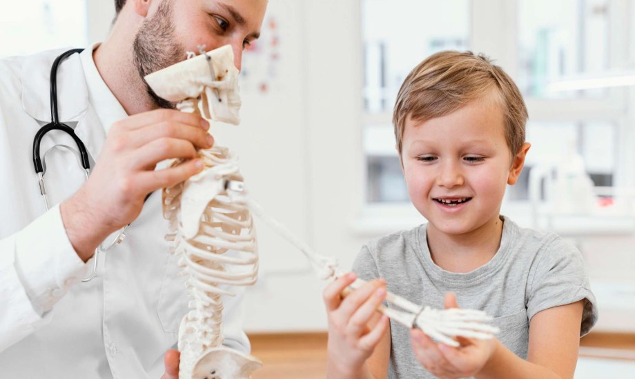 طرق تشخيص اعوجاج العمود الفقري