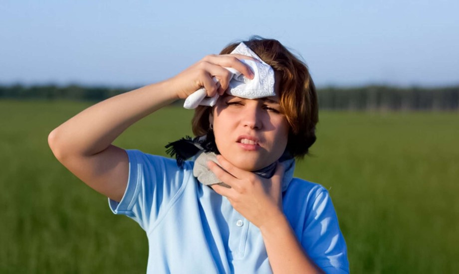 كيف تحمي طفلك من الإنهاك الحراري في الصيف؟