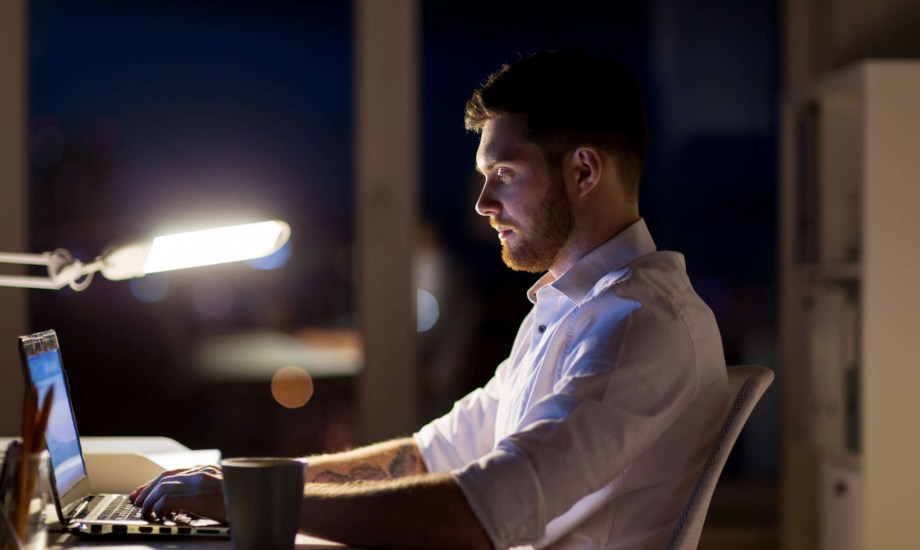 العمل بنظام الورديات يهدد الصحة الجنسية للرجال