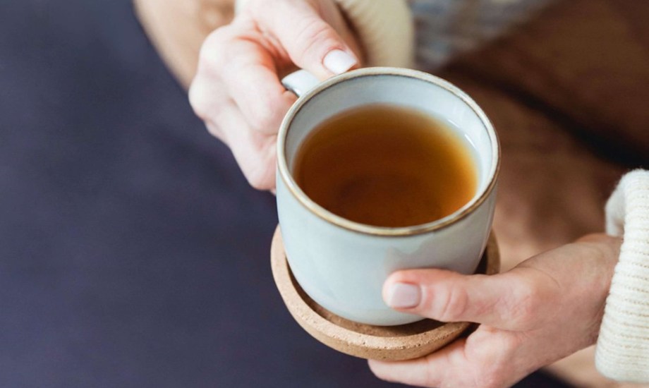 أسباب الإصابة بالانتفاخ بعد شرب الشاي