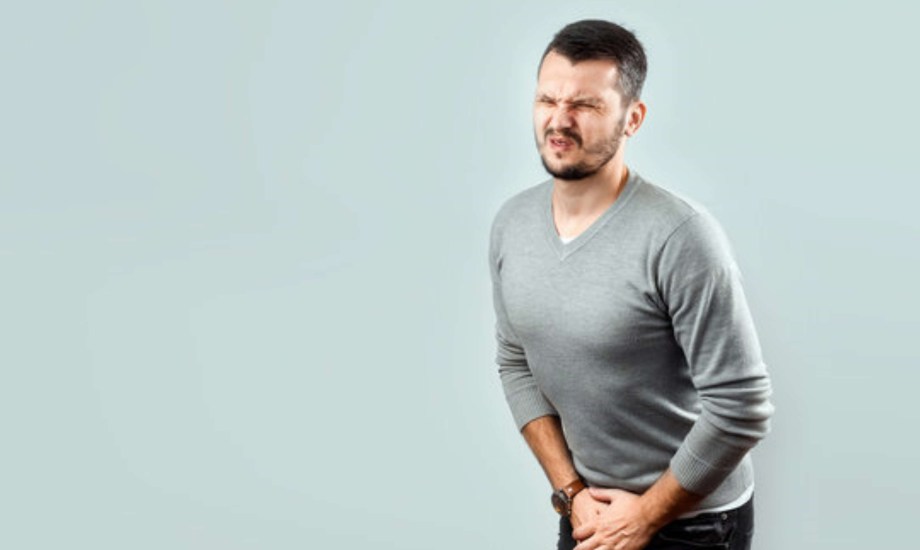 أسباب وأعراض التواء الخصية ومضاعفاته