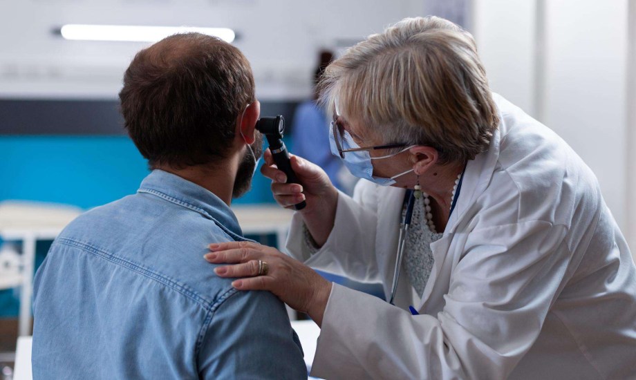 مضاعفات الإصابة بأذن السباح