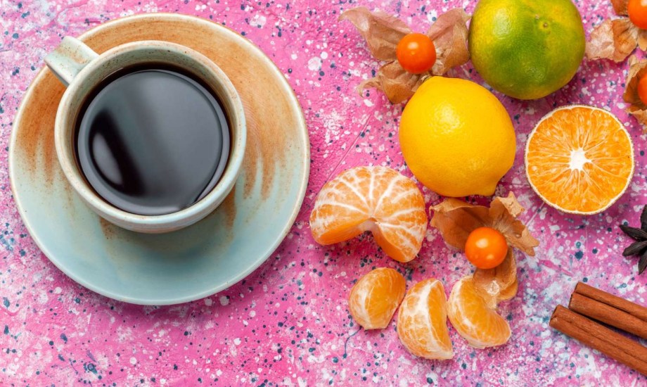 تناول القهوة وفيتامين C لخفض حمض اليوريك