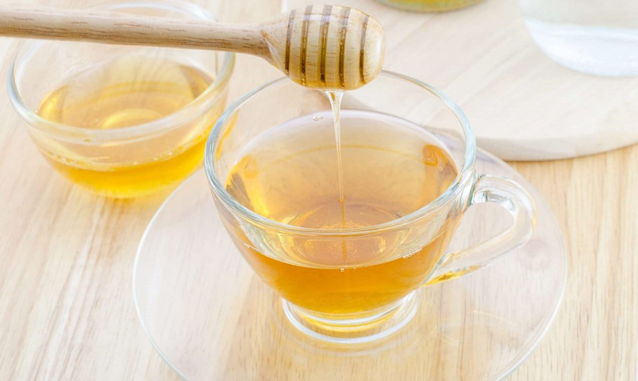 فوائد شرب الماء بالعسل