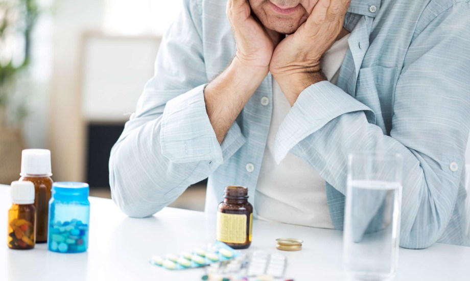 الآثار الجانبية للأدوية على كبار السن
