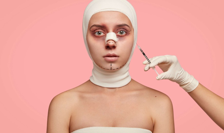 تأثير العمليات التجميلية على المراهقين