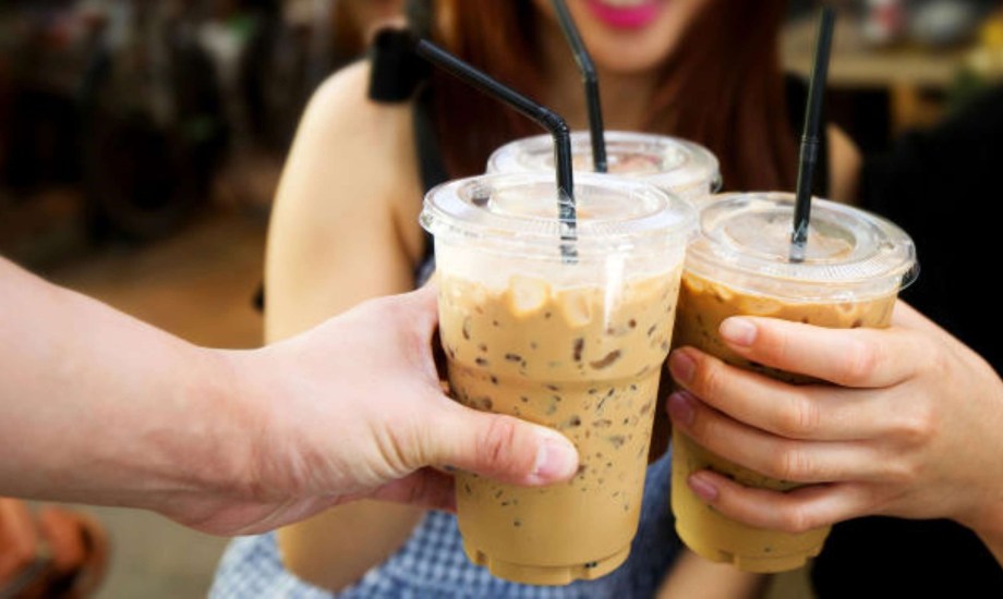 تأثير إضافات القهوة المثلجة على الوزن