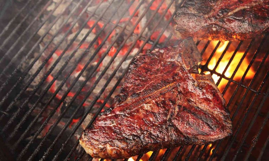 أبحاث متباينة حول علاقة الشوي بالسرطان