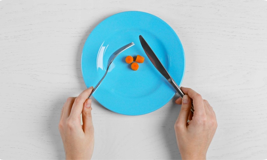 أضرار تناول كميات أقل من الطعام لإنقاص الوزن