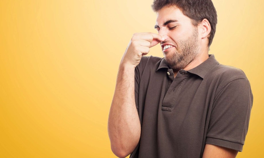 أسباب رائحة القضيب الكريهة