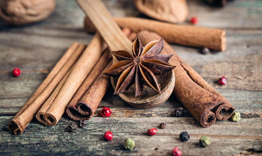 فوائد القرفة للبشرة