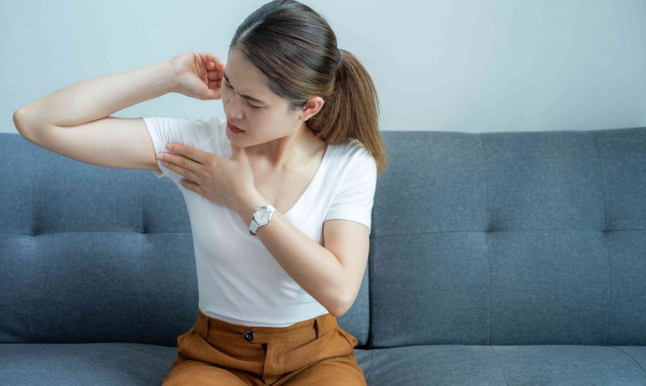 أسباب وأعراض التهاب الغدد العرقية القيحي