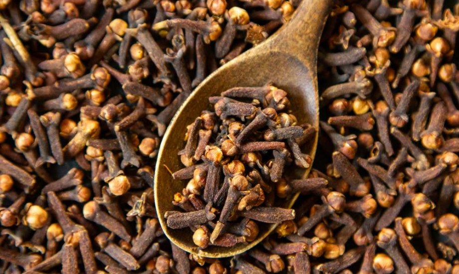 فوائد القرنفل للنساء