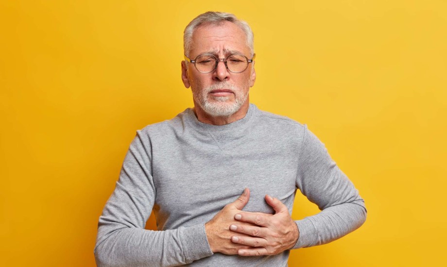 ما علاقة الإمساك بأمراض القلب؟